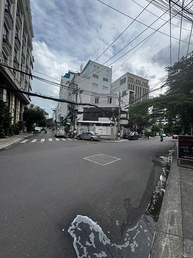 cho thuê nguyên căn mặt tiền đường cửu long gần sân bay tân sơn nhất