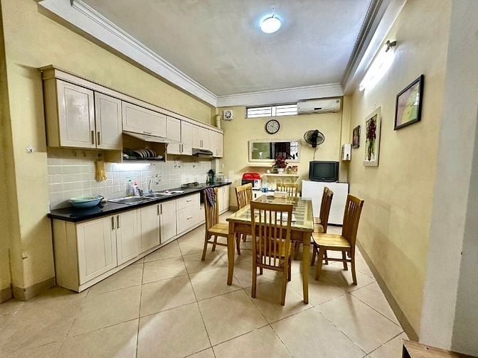 Cho thuê nhà 4 tầng ngõ 68 Cầu giấy