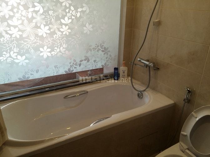 Cho thuê căn hộ mặt phố Huế, gần hồ Hoàn Kiếm