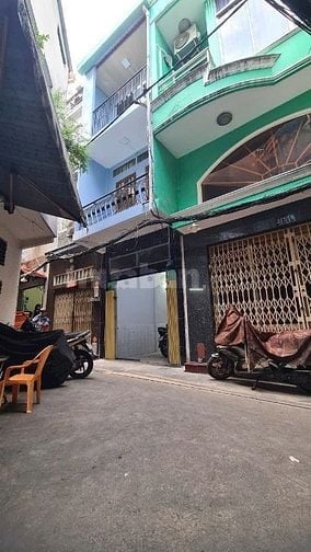 Nhà ngay khu Bùi Viện Q1 trệt+2Lầu /Giá :4tỷ590