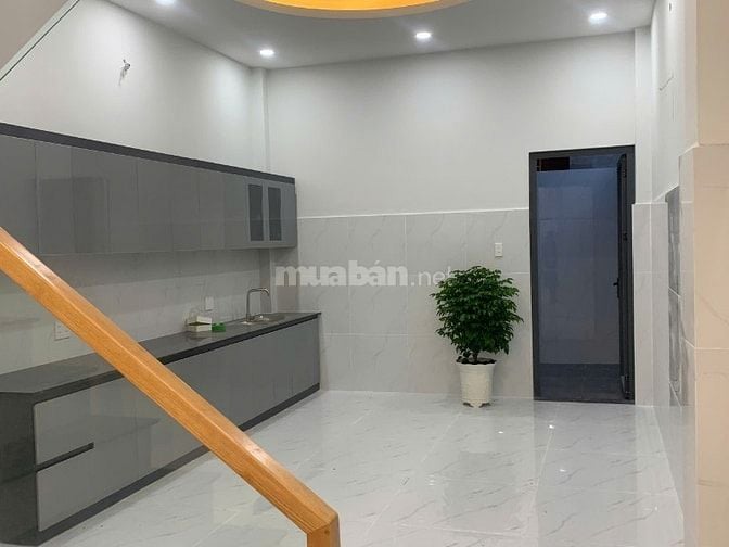 Bán nhà đường Lê Văn Việt , Quận 9 _ DT : 70m , 4PN , Hướng Tây Bắc