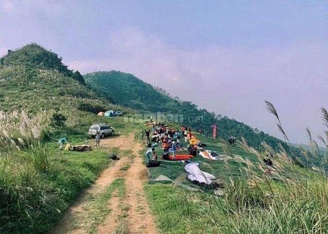 Điểm bay dù lượn Đồi Bù, Núi Bé, Nam Phương Tiến, Chương Mỹ. Dt 1700m,