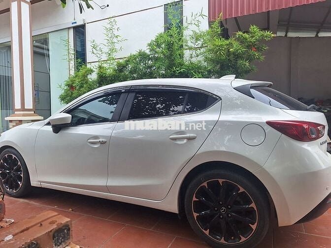 Mazda 3 2015 1.5 AT Hatchback - 159000 km