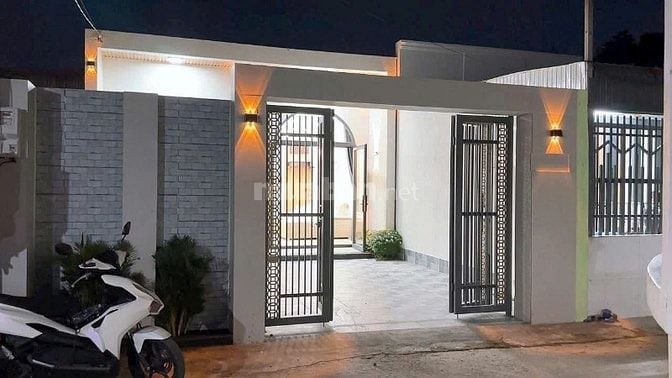 Cần bán nhanh nhà phố hiện đại tại Tân Vạn, Biên Hòa giáp Dĩ An.