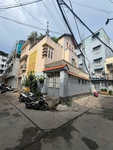 Cho thuê vila góc 3 MT đường Nguyễn Gia Trí (D2 củ ) P. 25,Bình Thạnh