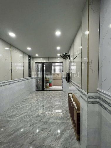 Nhà đẹp chính chủ cần bán gấp - vị trí đẹp