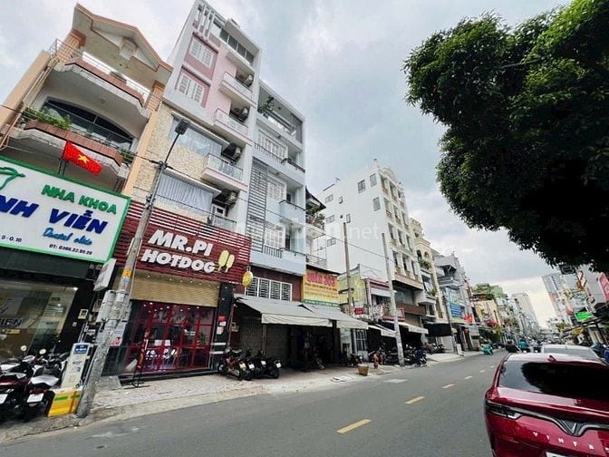 Tòa nhà MTKD Quận 10. DT 5.3x15m, 5 tầng thang máy