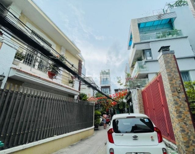 Bán nhà đẹp hẻm xe hơi Huỳnh Tấn Phát, 3 tầng hiện đại chỉ 6 tỷ 9