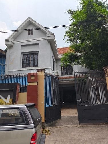 Cho thuê biệt thự đường xe công chợ cầu quận 12