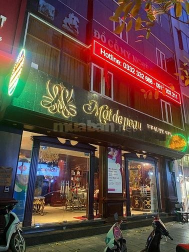 Cho thuê mặt phố ngã tư ĐẠI CỒ VIỆT - BẠCH MAI mặt tiền 8m
