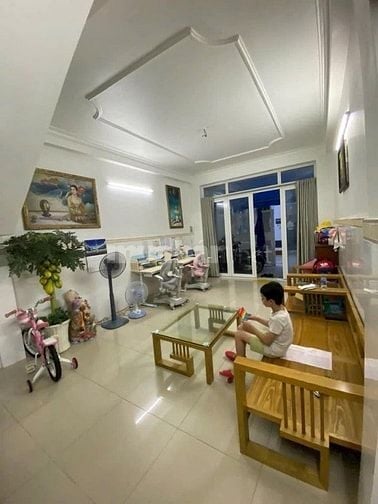 Kẹt nợ bán gấp nhà trả nợ-dt 59m2 đường 106, q9-Thủ Đức,giá 1,525tr