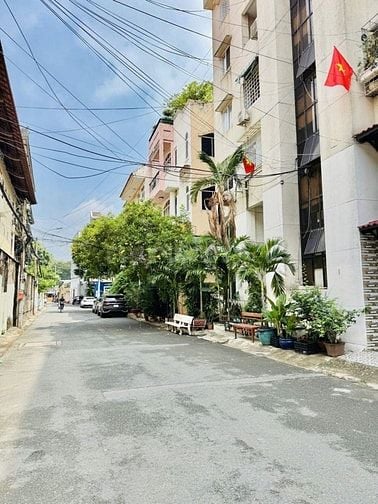 BÁN NHÀ CĂN GÓC HẺM 750 KHU VIP QUẬN PHÚ NHUẬN 
