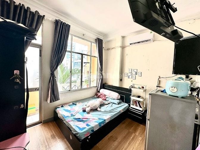 Nhượng lại phòng trọ full nội thất tại Phú Nhuận giá 4tr8, có ban công