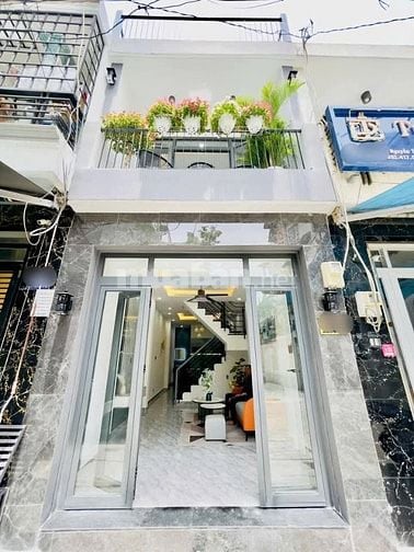 - Nguyễn Tư Giản, phường 12 , Gò Vấp .  