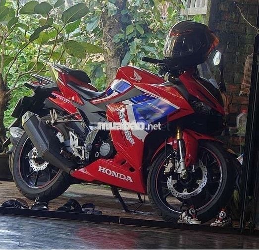 Cần bán chiếc cbr 150r