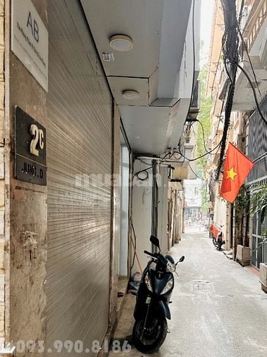 Nhà 5 Tầng Xinh Xắn cách mặt phố Thái Hà 20m