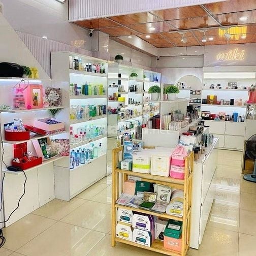 Shop mỹ phẩm Hương Thị và qùa lưu niệm cần tuyển 2 bán hàng + 1 tạp vụ