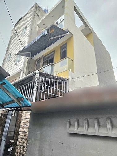 Bán nhà 3 tầng cầu vượt Quang Trung Đông Hưng Thuận, Q12, 4,5x12, 4tỷ3