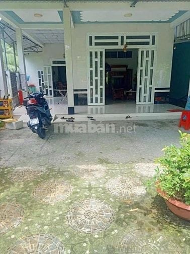 Ngộp rồi bán gấp nhà nằm ngay thị trấn Củ Chi 86m2 sổ riêng. Giá 780tr