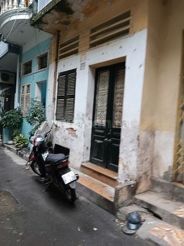 Cho thuê nhà phố Thịnh Quang, Đống Đa, 35m2 x 2 tầng, ngõ rộng