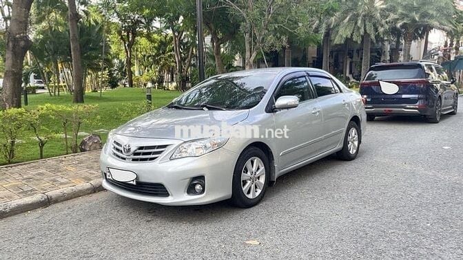 Toyota Altis 2010 1.8 AT 88.000km mẫu 2011