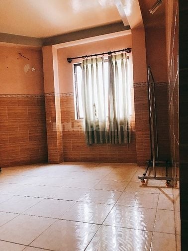 Huỳnh Văn Bánh PN, Nhà xe riêng, Lối đi riêng