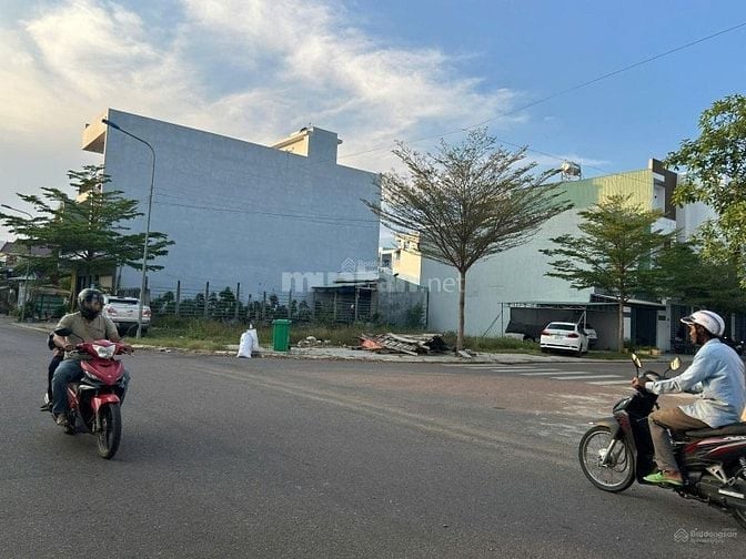 BÁN ĐÁT CHỢ BẾN CÁT 1 TỶ2 115m2 LH O9O1134286.