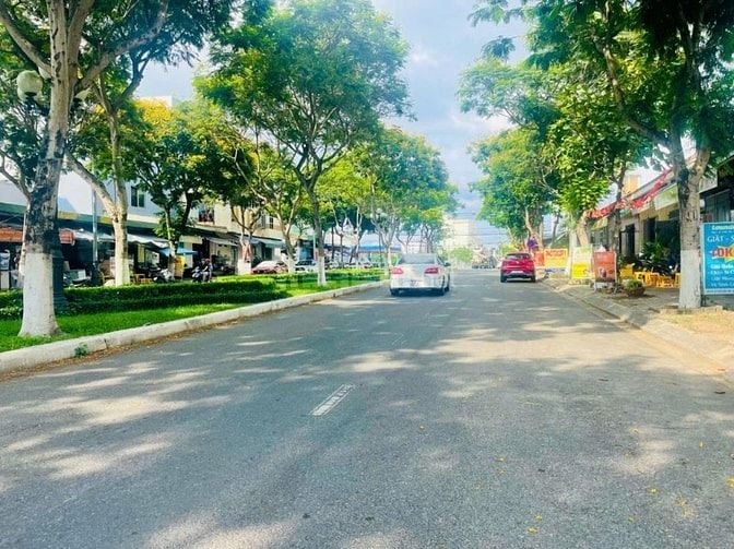 Bán 2 lô đôi MT Hoài Thanh, 180m2 ngang 12m-0905848545