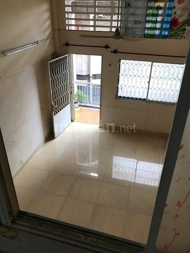 BÁN NHÀ C/C 100 HÙNG VƯƠNG, PHƯỜNG 9 QUẬN 5 (Lầu 2, thang bộ