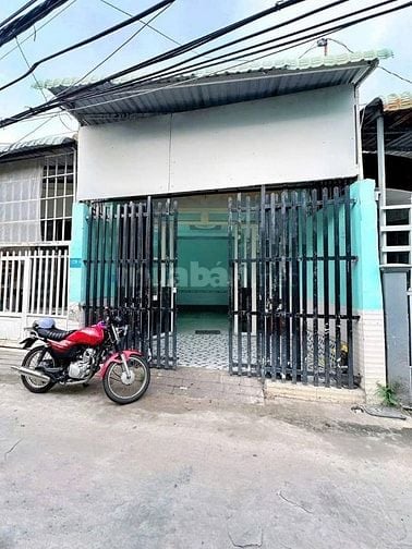 Chủ ngộp bán gấp căn nhà Đ. Trần Thị Cẩm, củ chi 120m2 SHR. Giá 760tr