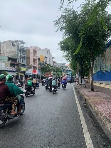 Bán nhà ngay góc chợ kinh doanh sầm uất vòng xoay Lê Đại Hành p11 q11
