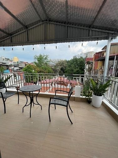 **BÁN NHÀ NGÕ 612 ĐÊ LA THÀNH - GIÁ CHỈ 8.4 TỈ, NHÀ MỚI SỬA SANG LẠI S