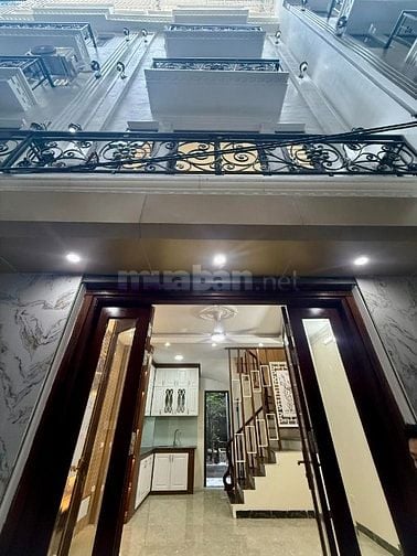 Bán nhà 5 tầng phố Vĩnh Hưng – chỉ hơn 6 tỷ - đầy đủ nội thất