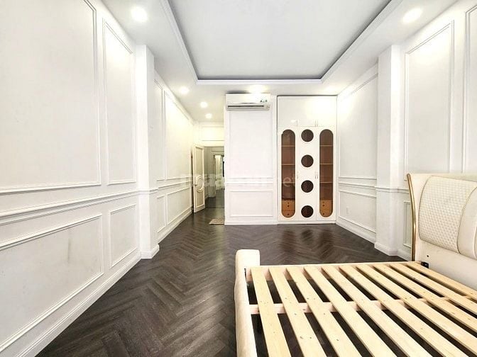 VIP TÂN SƠN NHÌ 85m2 5 TẦNG THANG MÁY - XE TẢI TRÁNH - GIÁ TỐT