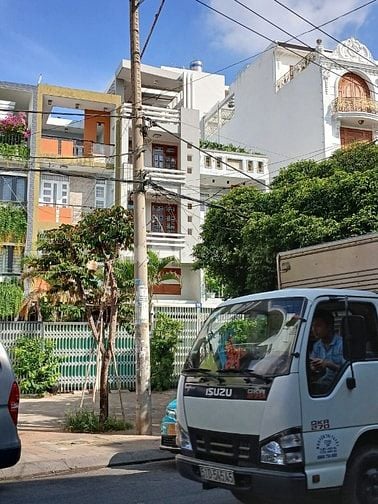 Bán nhà mặt tiền ngay kinh doanh chợ khu Cây Keo, Hoàng Thiều Hoa