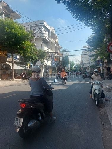 BÁN NHÀ GẤP  MẶT TIỀN BÀU CÁT, Đối diện chợ - Vị trí Hiếm có