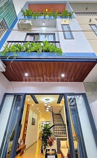 Nhà 3 tầng,3 phòng ngủ,kiệt oto ngay trung tâm Hải châu