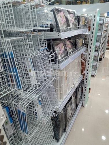 Tuyển nhân viên dán tem thu ngân và dọn dẹp vệ sinh