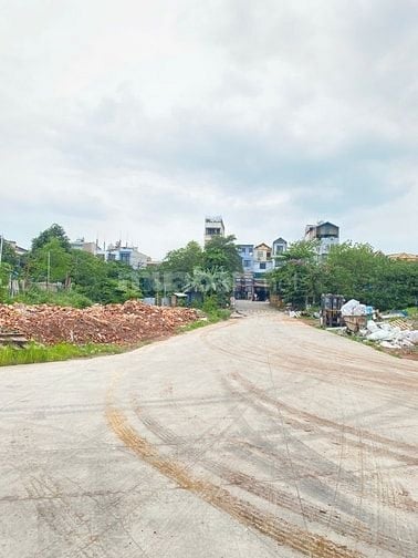 CHO THUÊ KHO XƯỞNG - GẦN BẾN XE NƯỚC NGẦM 500m2/ 700m2/ 1200m2 - GIÁ T