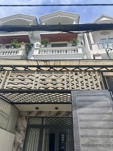 Nhà ngay ngã tư ga, Hà Huy Giáp, qua Gò Vấp 2 phút