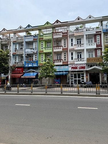 Cần bán nhà mặt tiền Tạ Quang Bửu P5Q8