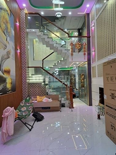 Bình Trị Đông- Nhà mới- 5 Tầng- 6.39 tỷ- SHR- Hoàn công.