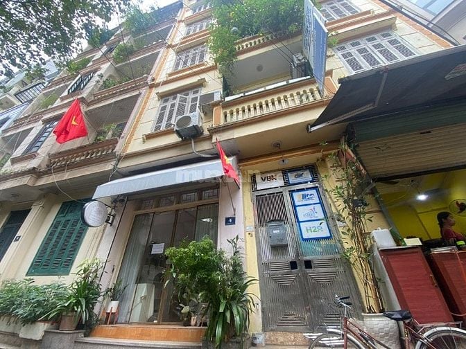 Cho thuê tầng 1 nhà ngõ 2 Hoa Lư, Hai Bà Trưng, DT 20m2, ô tô đỗ cửa