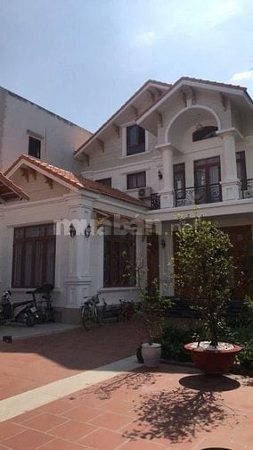 Bán căn Biệt Thự mặt tiền đường Chu Văn An, DT: 500m2 full thổ cư