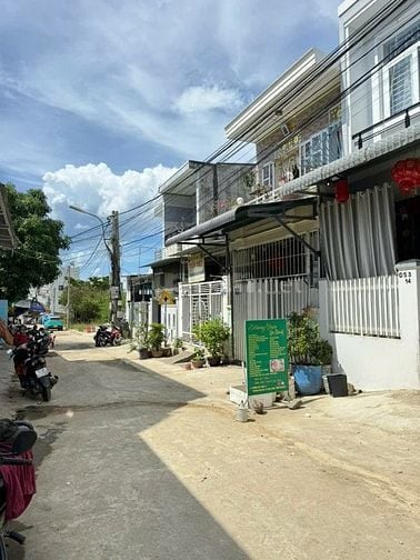 Bán nhà-DT64m2-2tầng-3PN-3WC-HÒN XỆN-GẦN BIỂN-Nha Trang-chỉ 3ty4.
