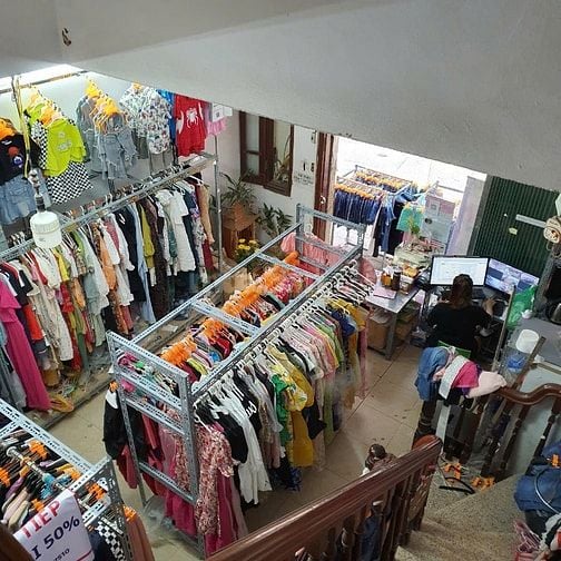 Tuyển dụng nhân viên bán hàng quần áo tại Văn Cao
