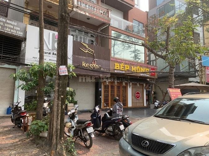 Cần bán mảnh đất Mặt phố Kim Mã giá 19 tỷ, 55m2/cấp 4, Hè 4m
