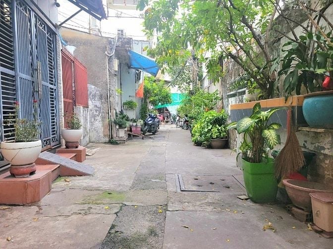 CHỦ NHÀ CẦN BÁN GẤP GIẢM 200 TRIỆU CÒN 5.6 TỶ  CƯ XÁ PHAN ĐĂNG LƯU 