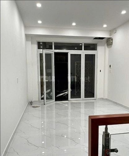Cho thuê nhà hẻm 3m Điện Biên Phủ, P.11, Q.10 giá 15tr