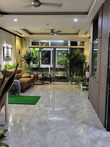 Bán Nhà 5 Tầng Giảng võ 80m mt 8 m oto sân rộng 28 tỷ.